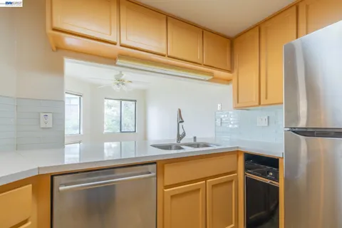 $475,000 | 21103 Gary Drive, Unit 318A, Castro Valley, CA 94546