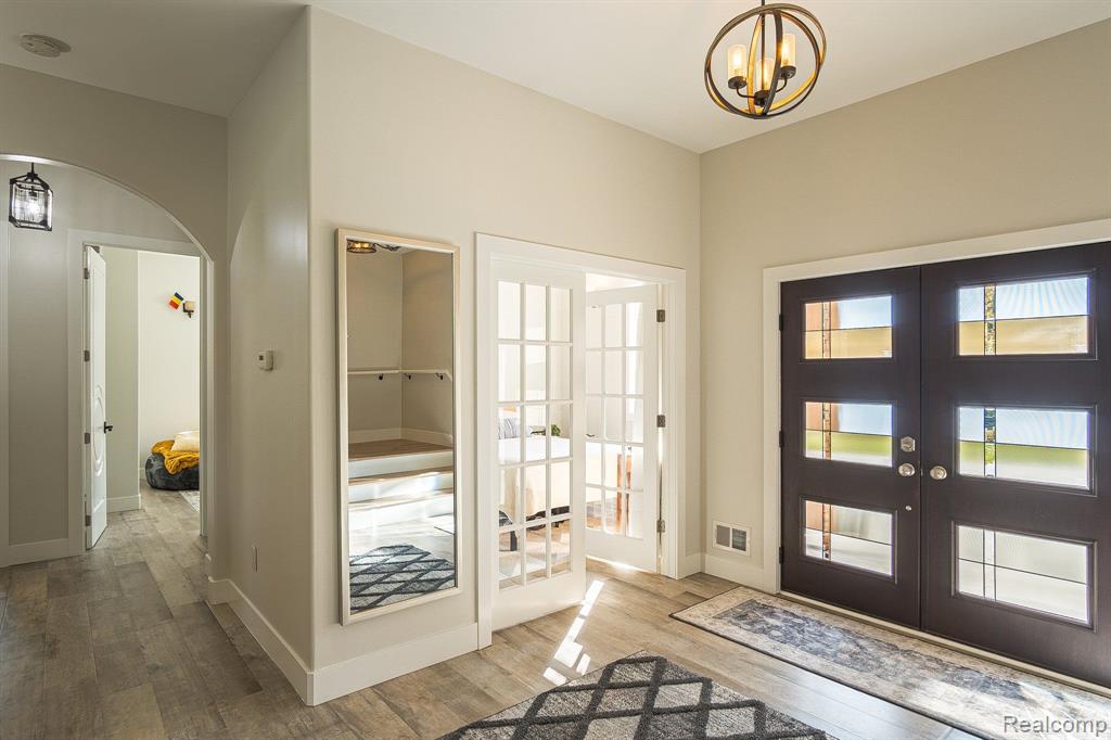 28706 West Nine Mile Road Farmington Hills, MI 48336 - Photo 6 of 51