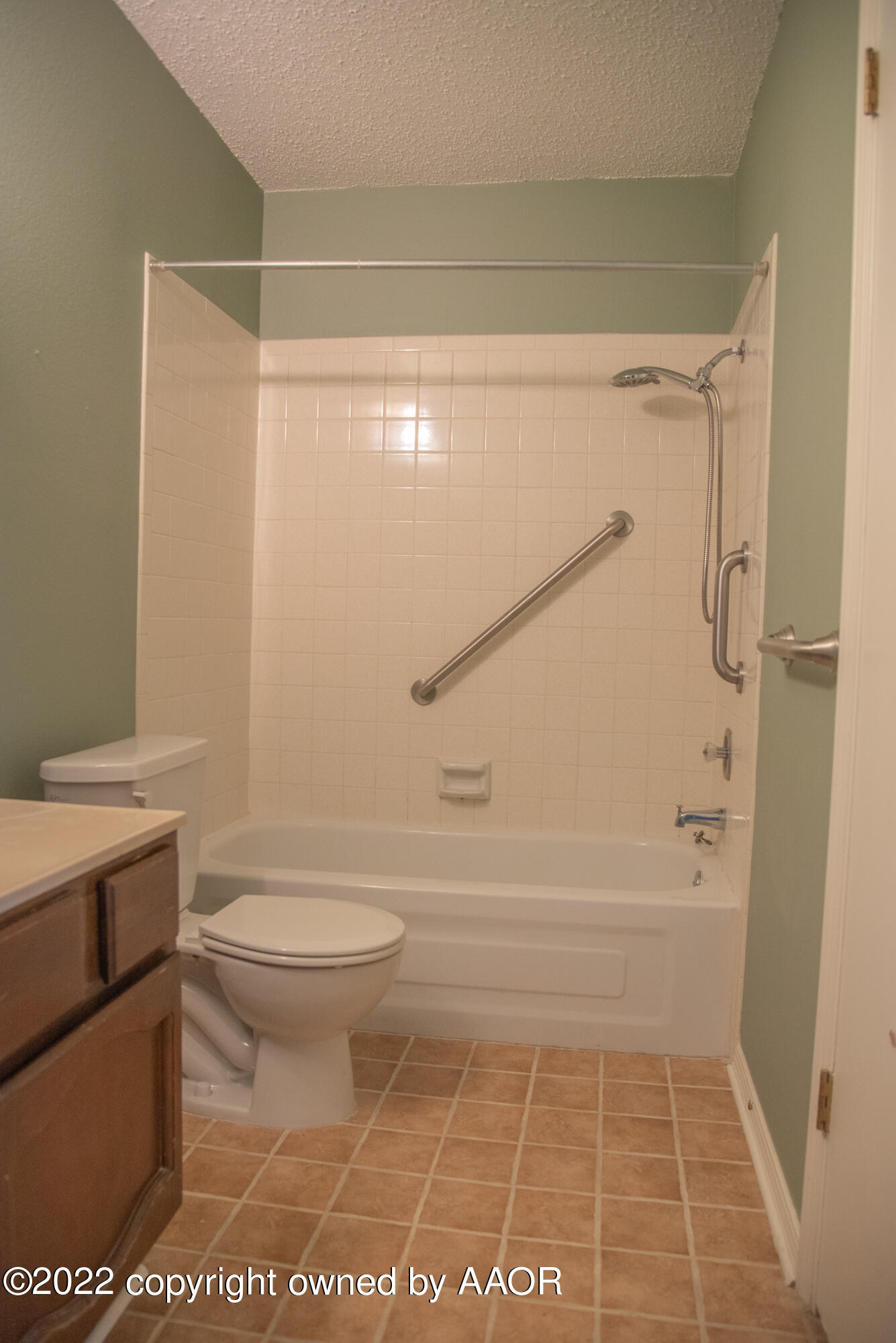 3112 Surf Drive Amarillo, TX 79110 - Photo 17 of 28 Master Bathroom V