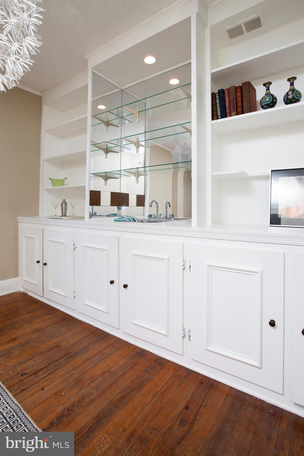 4502 Keswick Road Baltimore, MD 21210 - Photo 6 of 30 Wet Bar