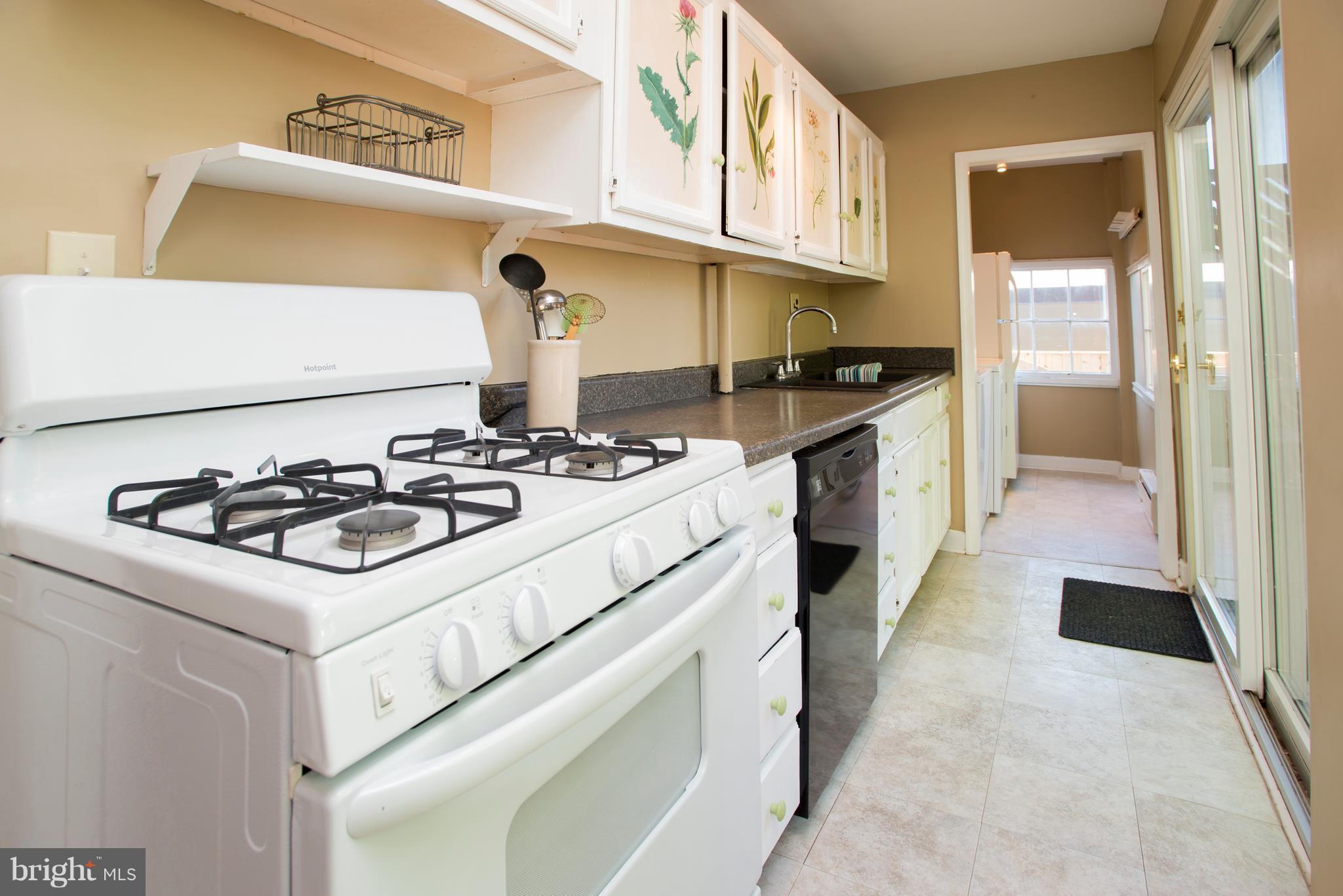 4502 Keswick Road Baltimore, MD 21210 - Photo 8 of 30 Kitchen