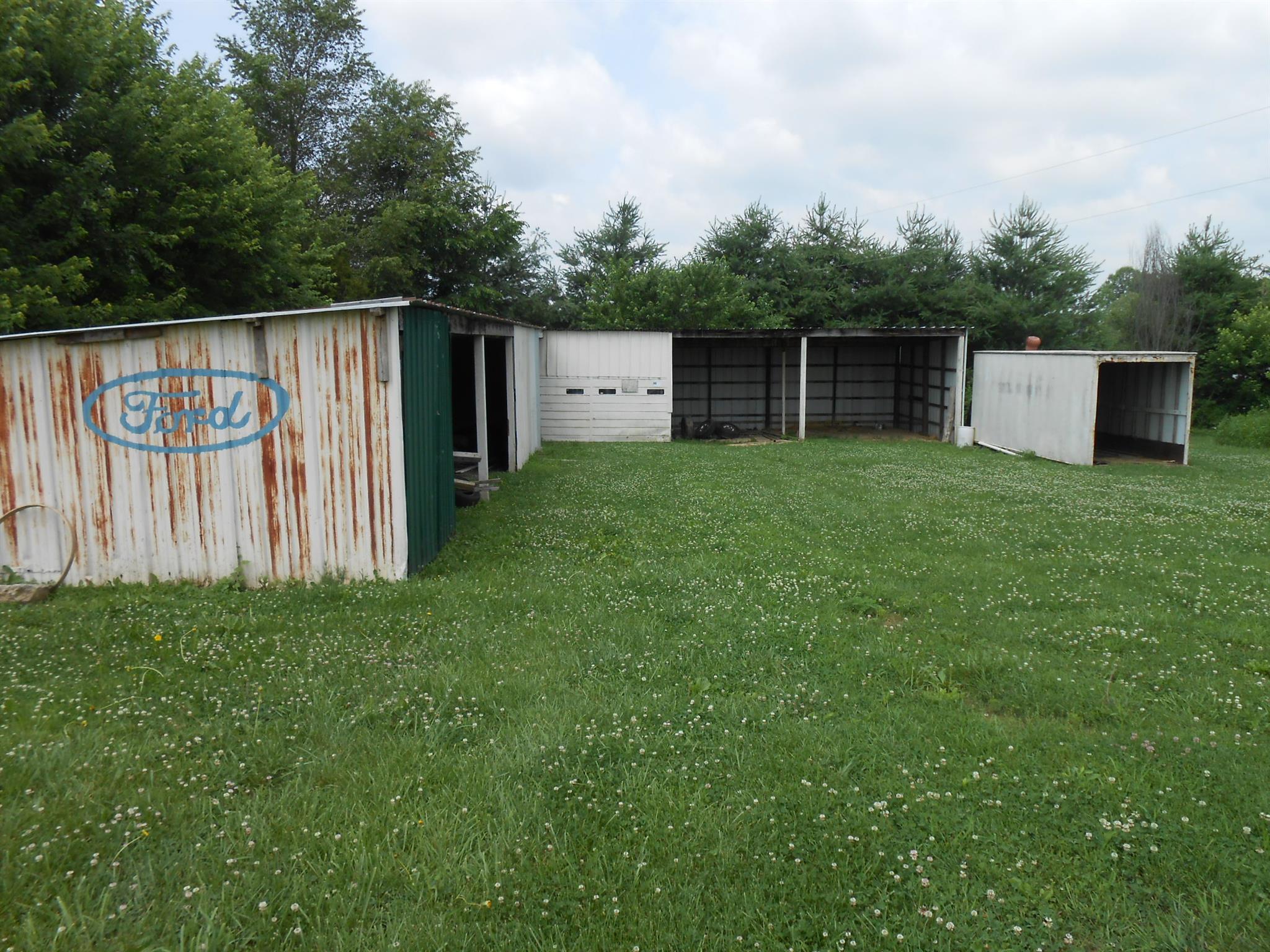 283 Freeland Road Portland, TN 37148 - Photo 19 of 21 a view of a backyard