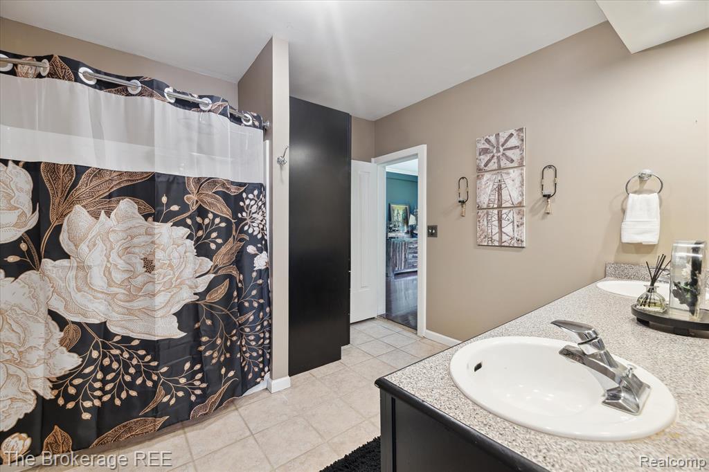8809 Sashabaw Road Clarkston, MI 48348 - Photo 20 of 44