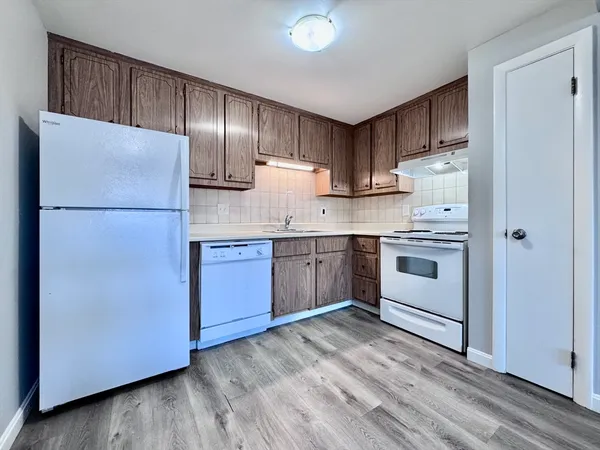 $2,500 | 17 Old Colony Lane, Unit 10, Arlington, MA 02476