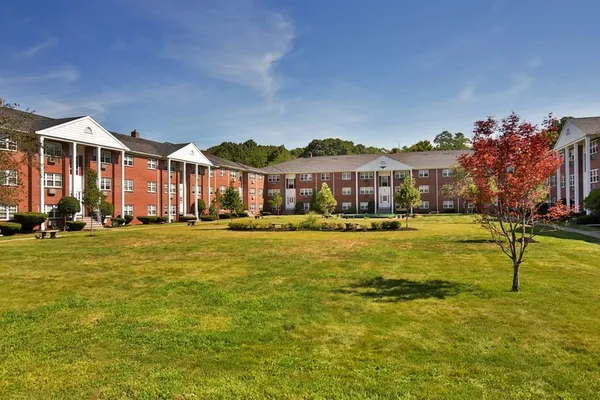 $2,500 | 17 Old Colony Lane, Unit 10, Arlington, MA 02476