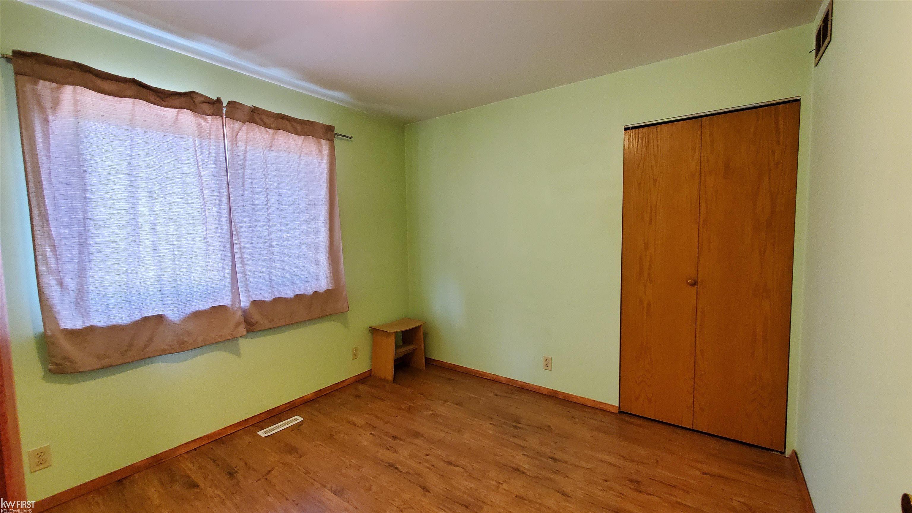 4284 Atlas Road Davison, MI 48423 - Photo 14 of 41 50114168-13.JPG