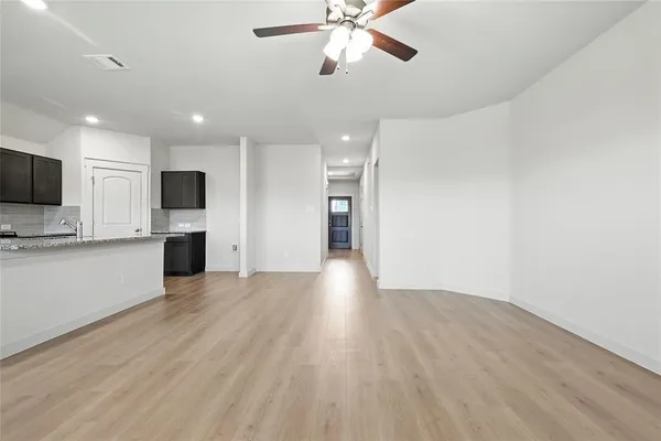 $2,200 | 106 Patrick Henry Drive, Venus, TX 76084