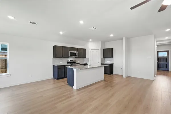 $2,200 | 106 Patrick Henry Drive, Venus, TX 76084