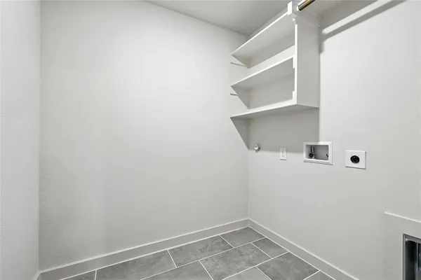 $2,200 | 106 Patrick Henry Drive, Venus, TX 76084