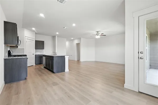 $2,200 | 106 Patrick Henry Drive, Venus, TX 76084