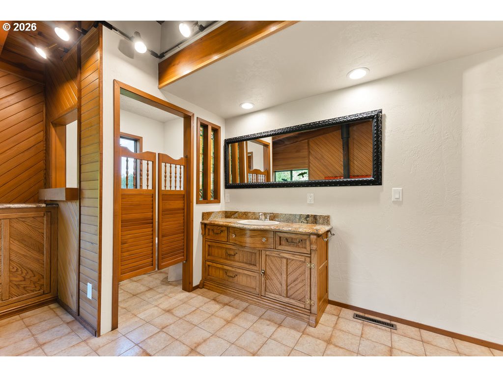 2233 East Riverside Drive Myrtle Creek, OR 97457 - Photo 24 of 47