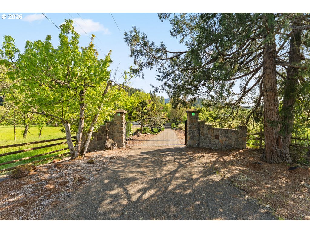 2233 East Riverside Drive Myrtle Creek, OR 97457 - Photo 3 of 47 a view of outdoor space with trees
