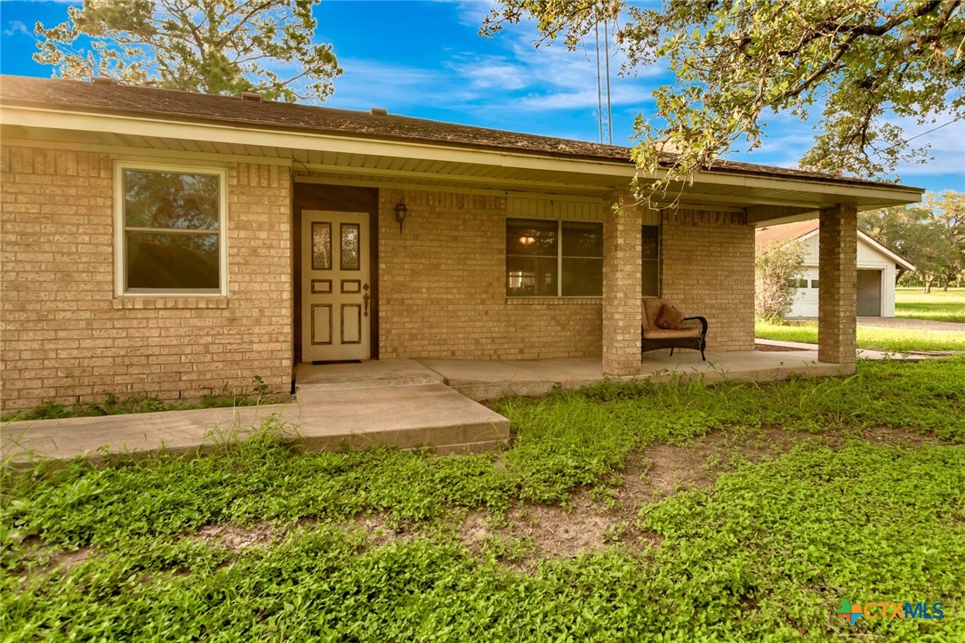 175 Albrecht Road Victoria, TX 77905 - Photo 7 of 47