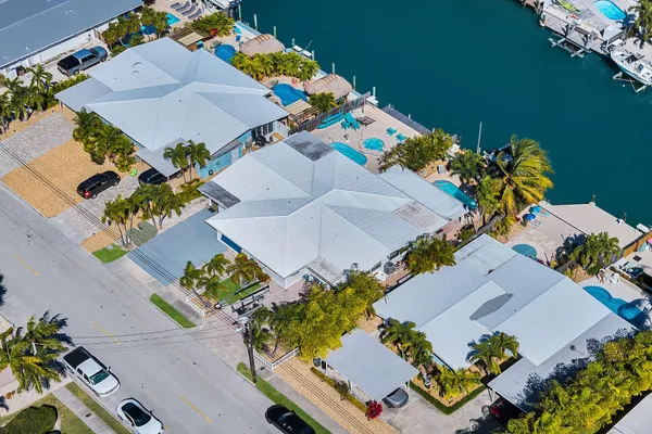 $1,225,000 | 230 11th Street, Key Colony Beach, FL 33051