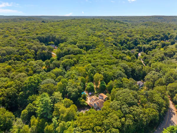 $825,000 | 332 Lantern Hill Road, Stonington, CT 06355