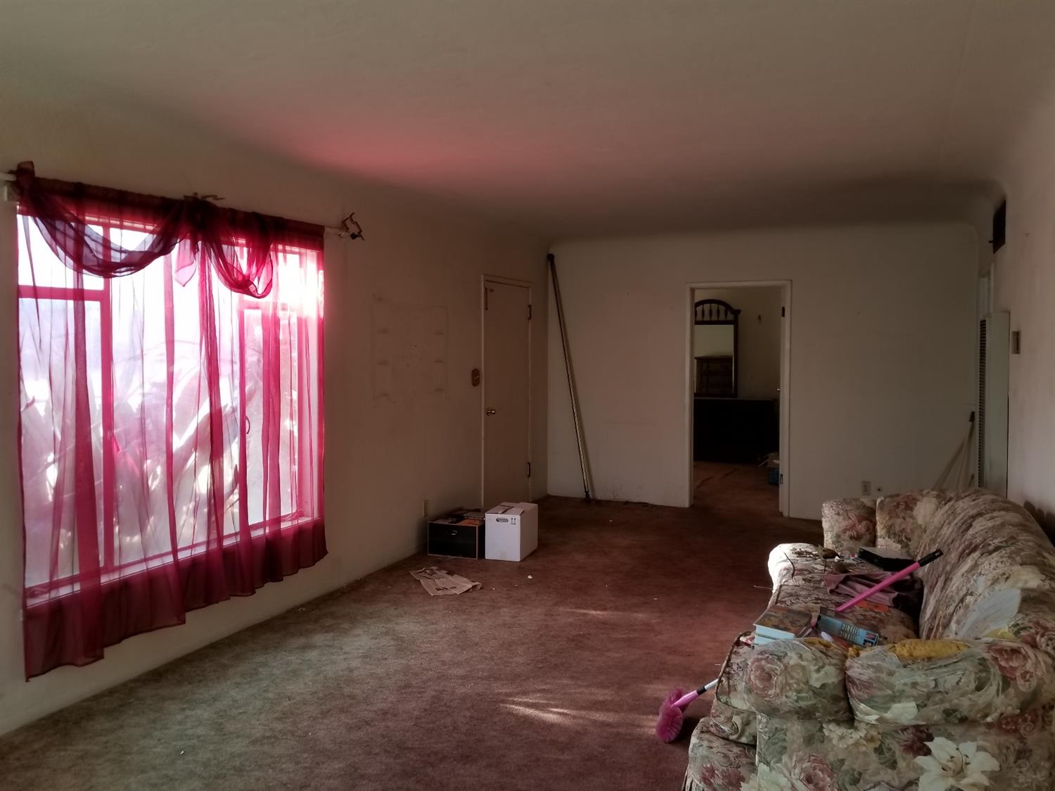 766 East Springfield Avenue Reedley, CA 93654 - Photo 4 of 14