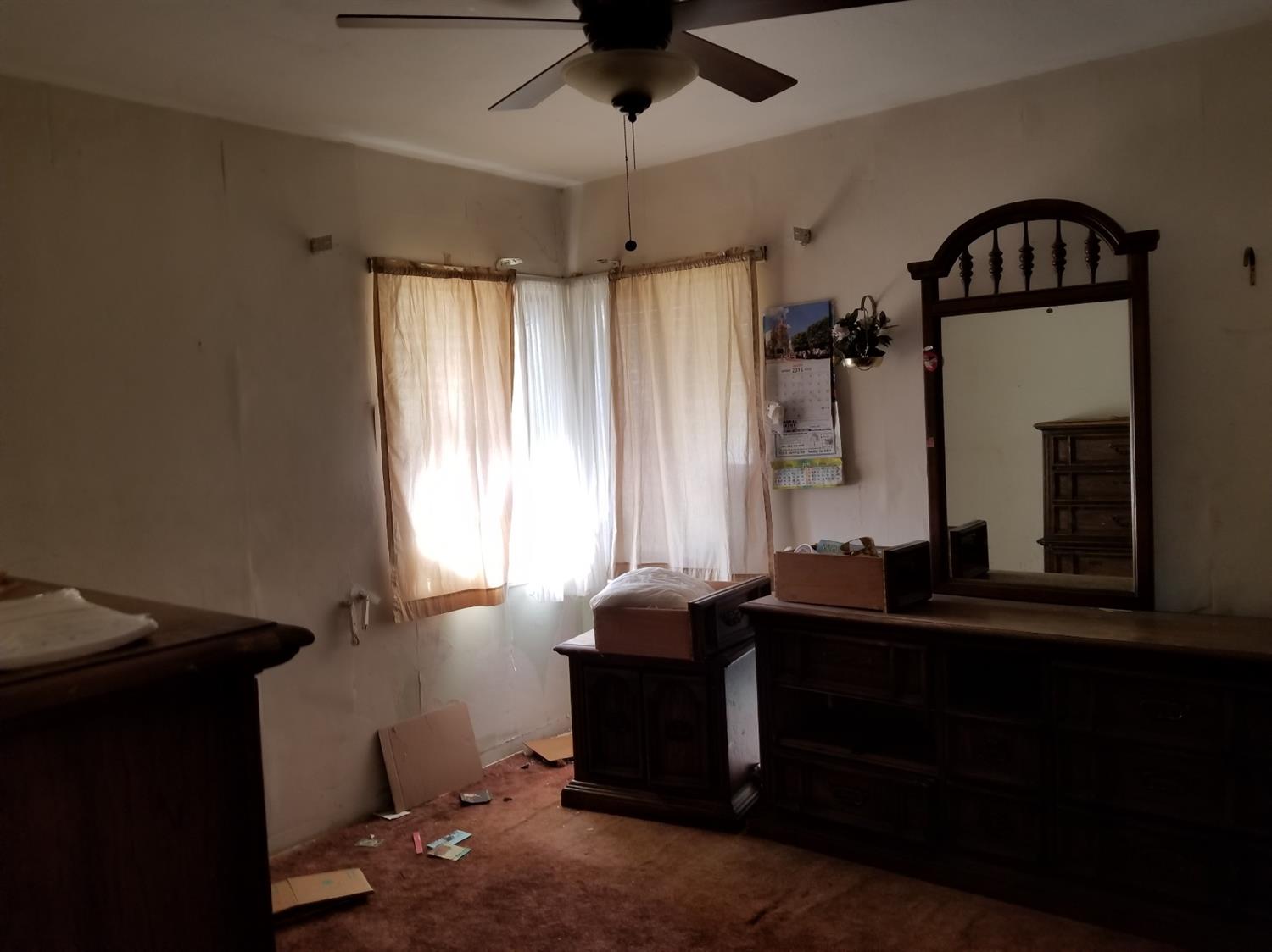 766 East Springfield Avenue Reedley, CA 93654 - Photo 5 of 14