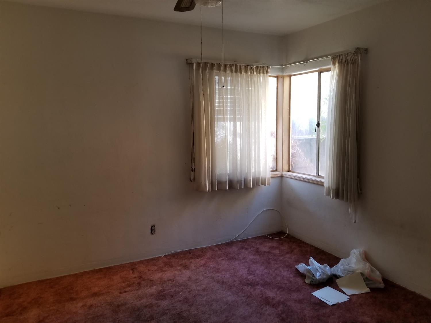 766 East Springfield Avenue Reedley, CA 93654 - Photo 6 of 14