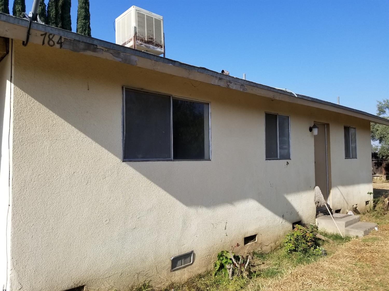 766 East Springfield Avenue Reedley, CA 93654 - Photo 8 of 14