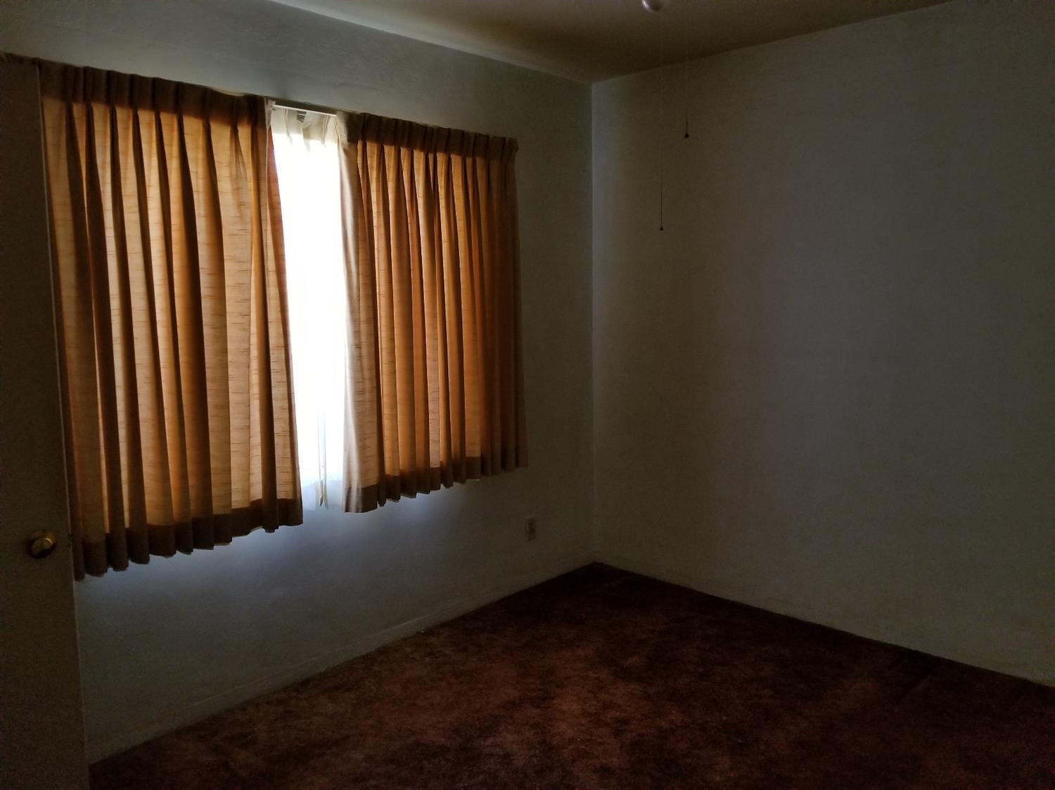 766 East Springfield Avenue Reedley, CA 93654 - Photo 9 of 14
