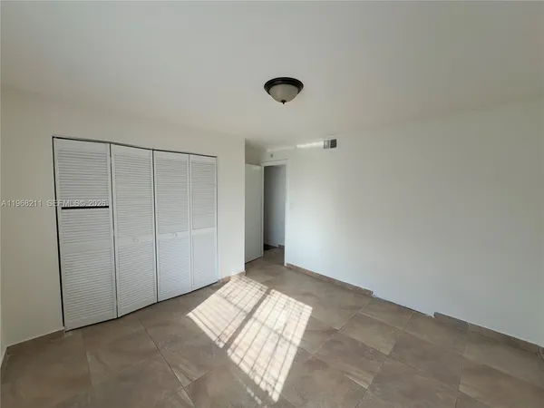 $2,975 | 401 Northwest 109th Avenue, Unit 2A, Miami, FL 33172