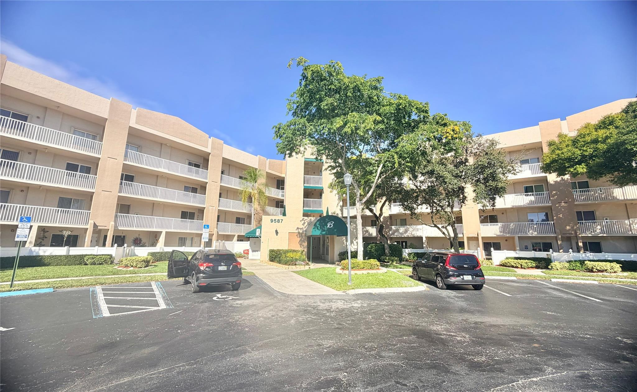 9587 Weldon Circle, Unit B204 Fort Lauderdale, FL 33321 - Photo 1 of 39 Photo 1