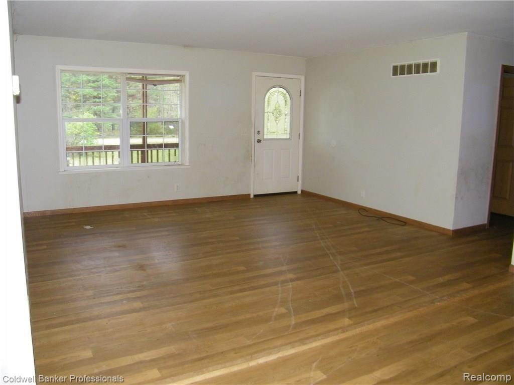 5457 Lonsberry Road Columbiaville, MI 48421 - Photo 14 of 26