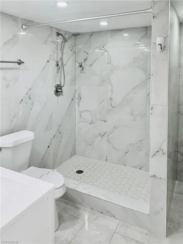 $1,500 | 826 Wiggins Pass Road, Unit 214, Naples, FL 34110