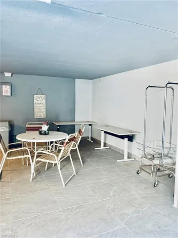 $1,500 | 826 Wiggins Pass Road, Unit 214, Naples, FL 34110