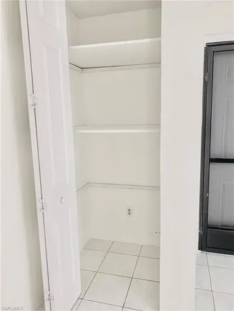 $1,400 | 826 Wiggins Pass Road, Unit 214, Naples, FL 34110