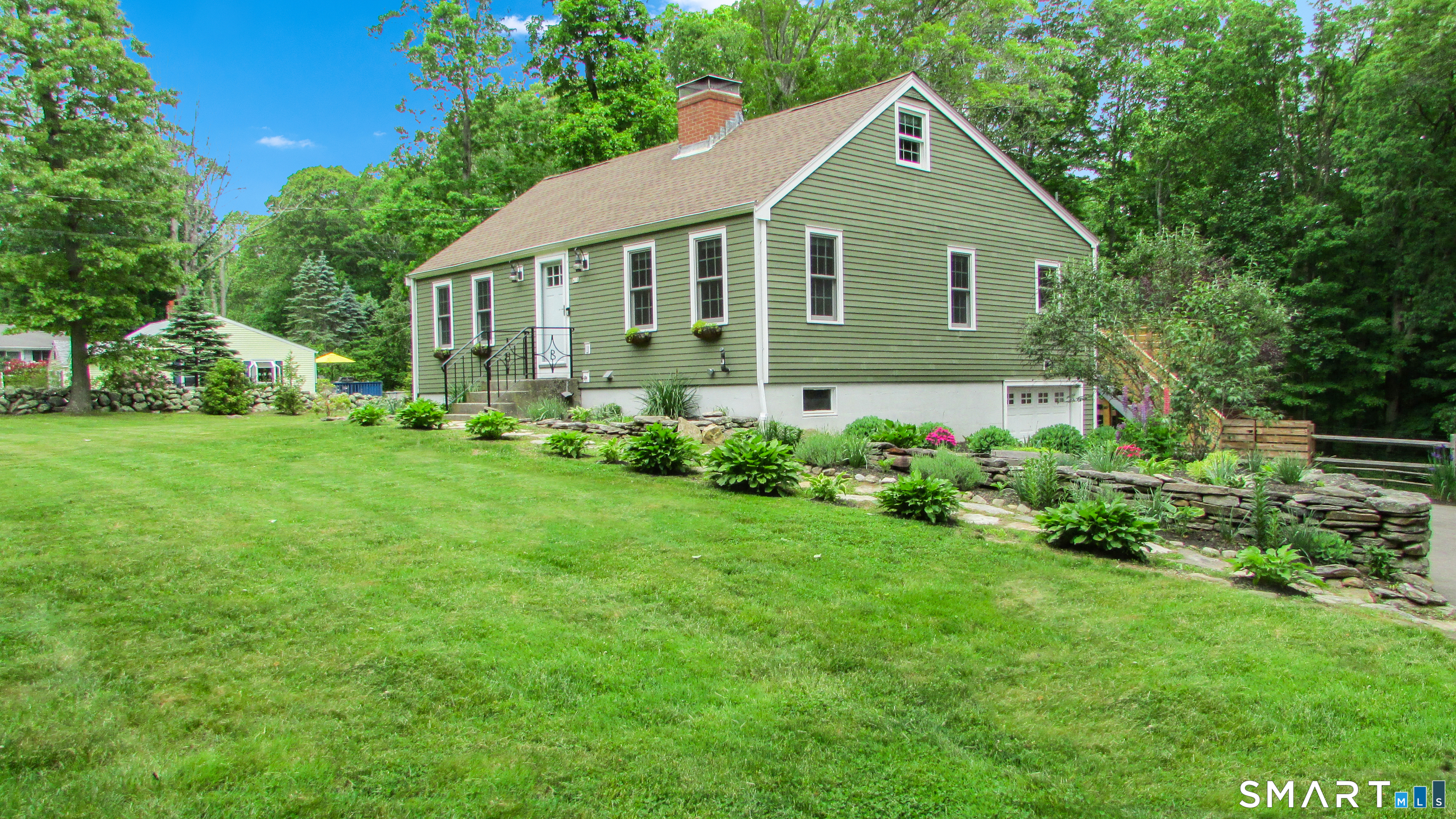 410 Pumpkin Hill Road Ledyard, CT 06339 - Photo 2 of 25