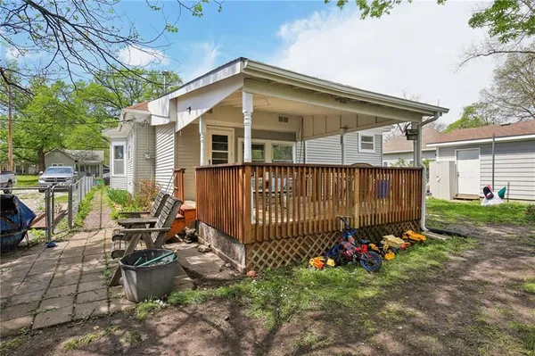 $150,000 | 743 South Locust Street, Ottawa, KS 66067