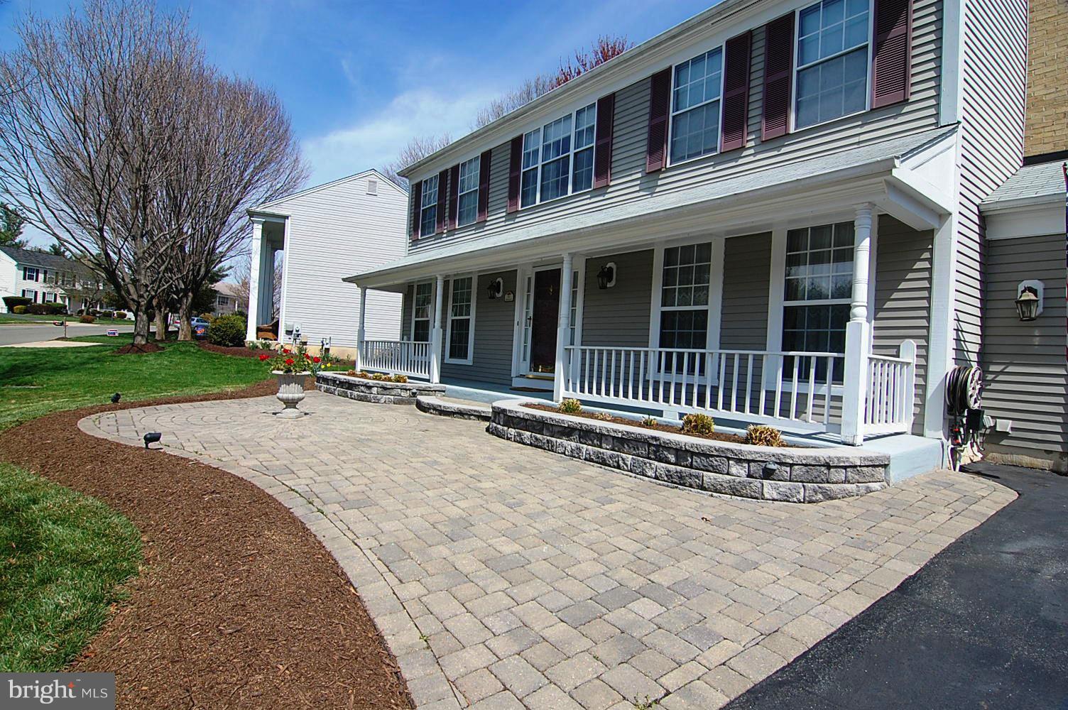 926 Pointer Ridge Drive Gaithersburg, MD 20878 - Photo 2 of 26 Exterior (Front)
