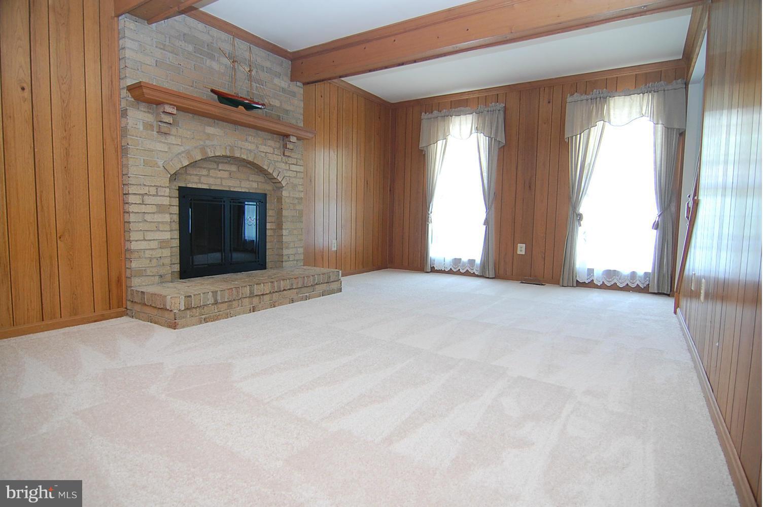 926 Pointer Ridge Drive Gaithersburg, MD 20878 - Photo 12 of 26 Family Room