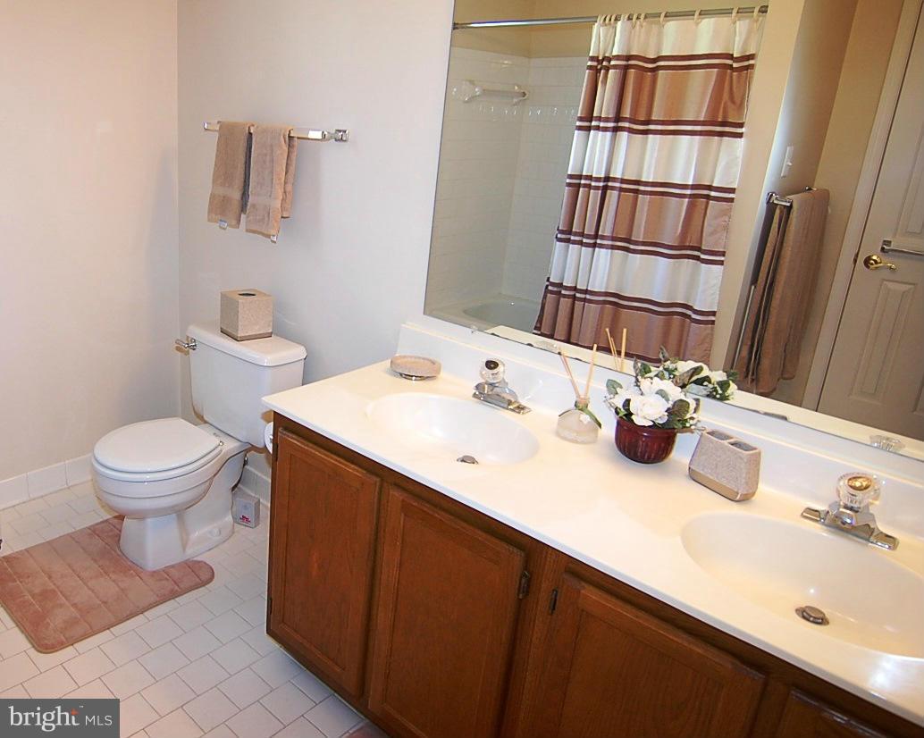 926 Pointer Ridge Drive Gaithersburg, MD 20878 - Photo 18 of 26 Bath