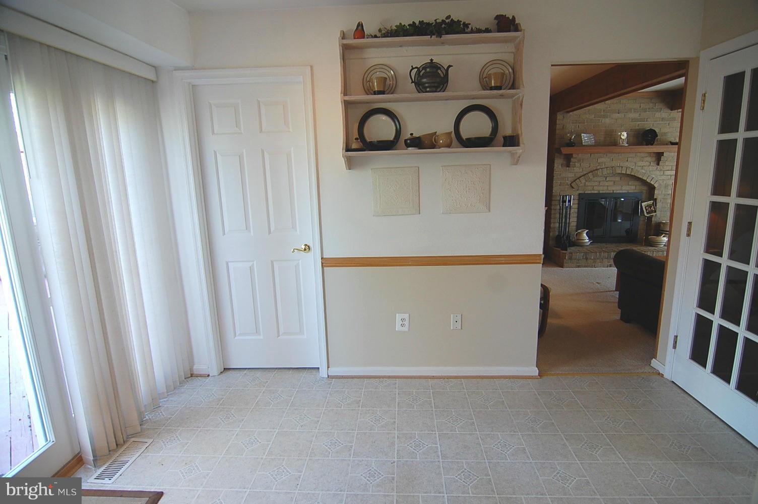 926 Pointer Ridge Drive Gaithersburg, MD 20878 - Photo 7 of 26 Kitchen
