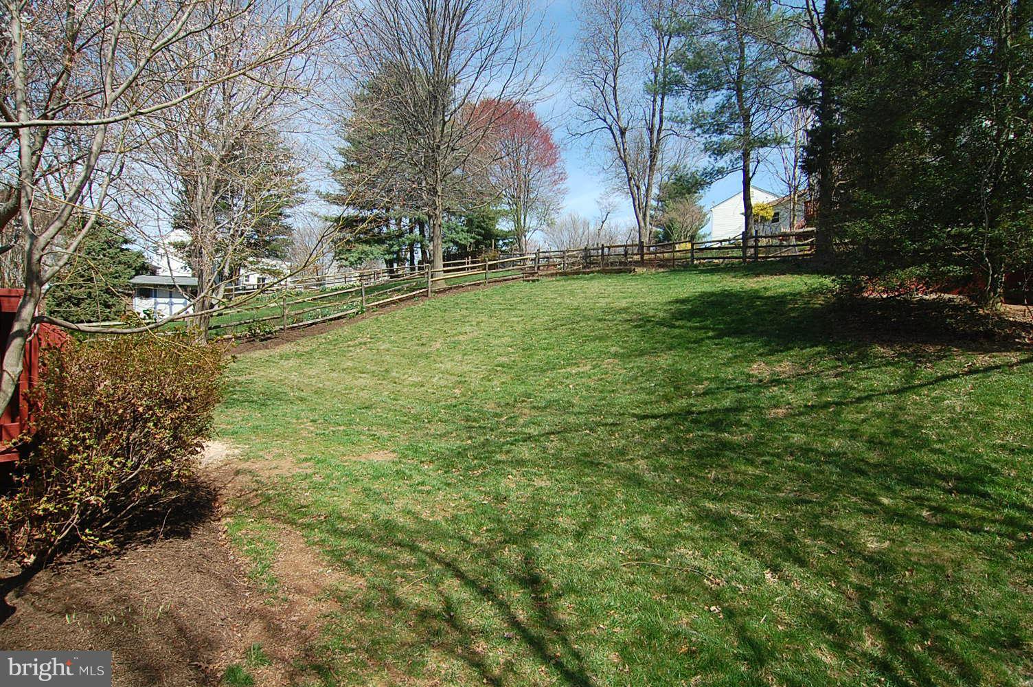 926 Pointer Ridge Drive Gaithersburg, MD 20878 - Photo 10 of 26 Exterior (Rear)