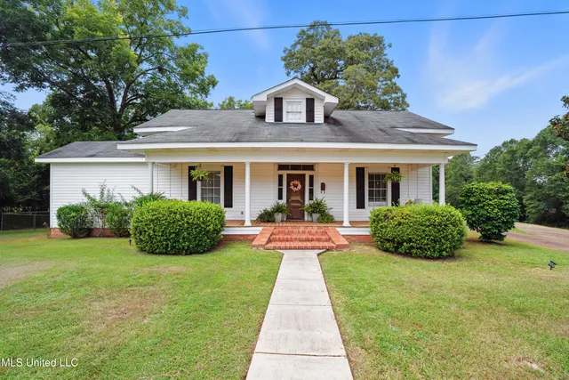 $305,000 | 2159 Oakdale Road, McComb, MS 39648