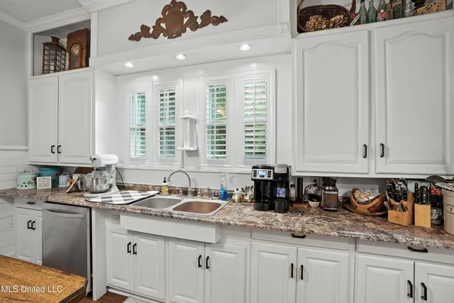 $305,000 | 2159 Oakdale Road, McComb, MS 39648