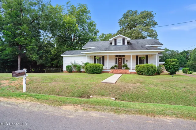 $305,000 | 2159 Oakdale Road, McComb, MS 39648