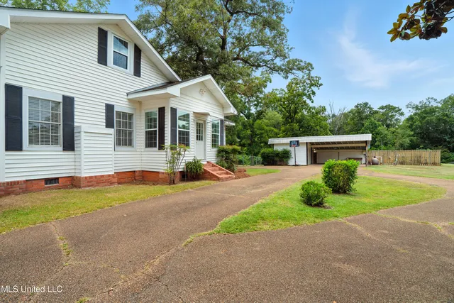 $305,000 | 2159 Oakdale Road, McComb, MS 39648