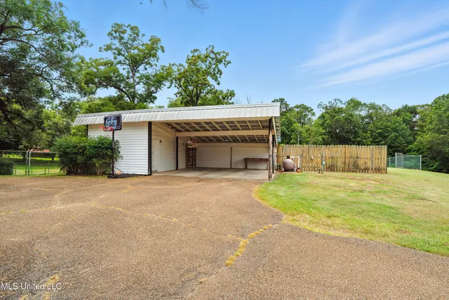 $305,000 | 2159 Oakdale Road, McComb, MS 39648