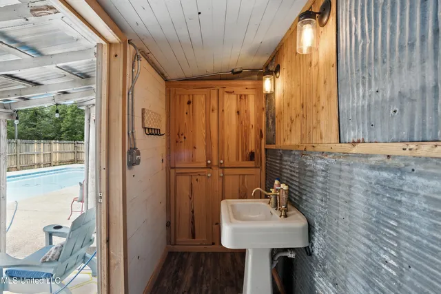 $305,000 | 2159 Oakdale Road, McComb, MS 39648