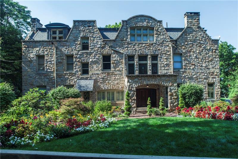 5516 Maple Heights Road Pittsburgh, PA 15232 - Photo 3 of 22