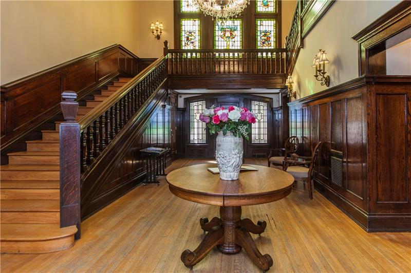 5516 Maple Heights Road Pittsburgh, PA 15232 - Photo 4 of 22