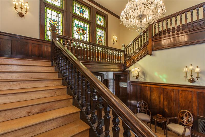 5516 Maple Heights Road Pittsburgh, PA 15232 - Photo 6 of 22