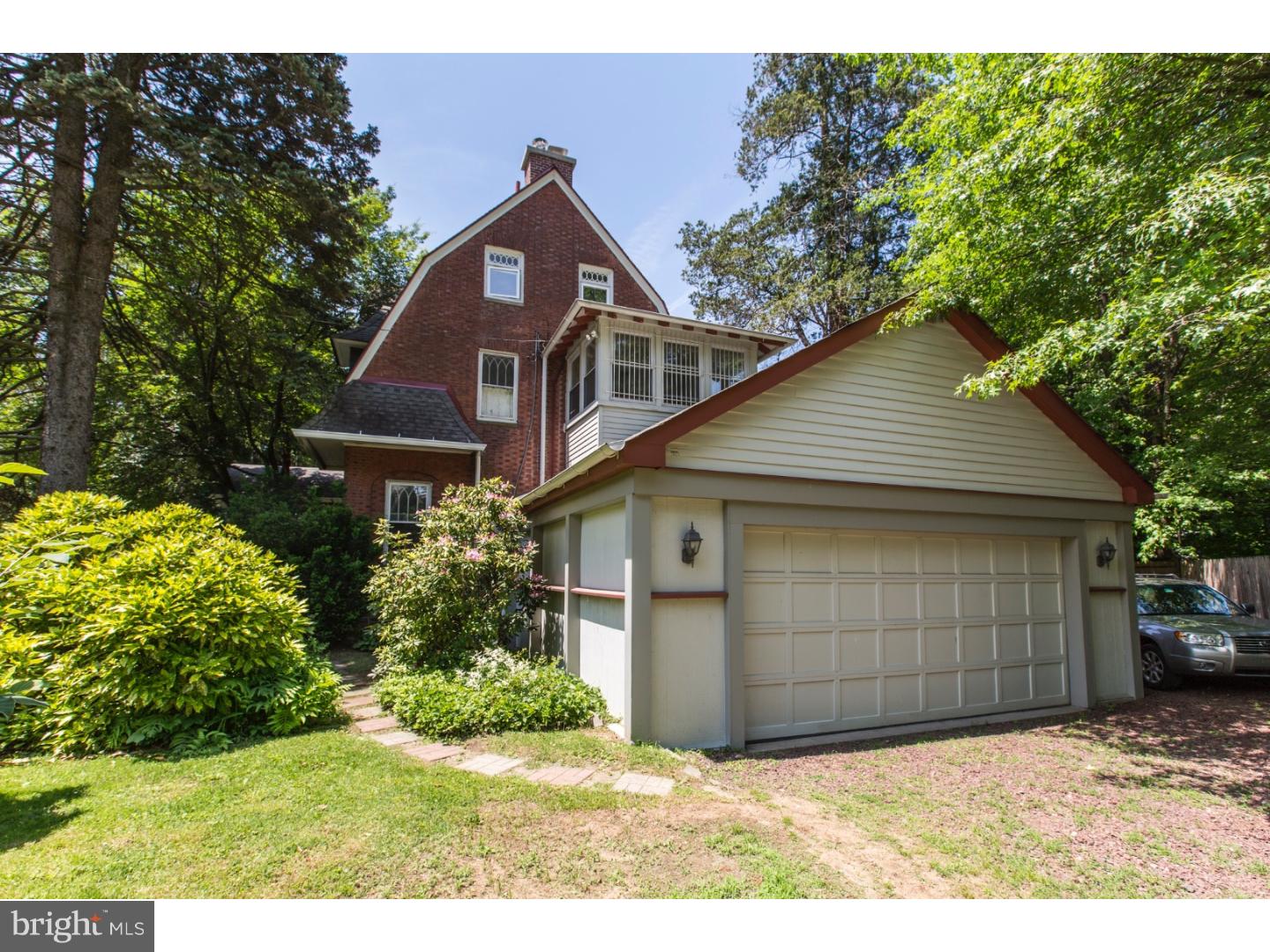 235 Pelham Road Philadelphia, PA 19119 - Photo 6 of 24 Garage