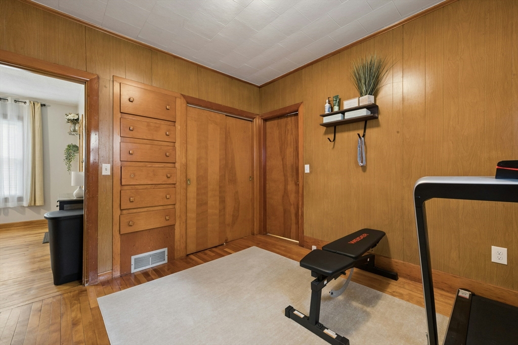 188 Vernon Street Worcester, MA 01607 - Photo 17 of 42