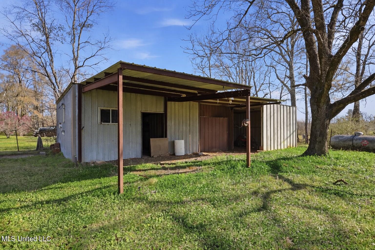 13131 New Zion Road Crystal Springs, MS 39059 - Photo 31 of 33 workshop