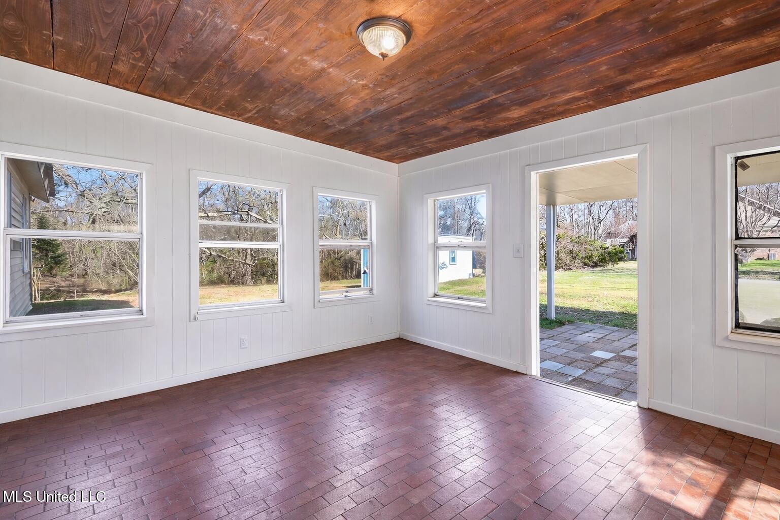 13131 New Zion Road Crystal Springs, MS 39059 - Photo 33 of 33 Sunroom